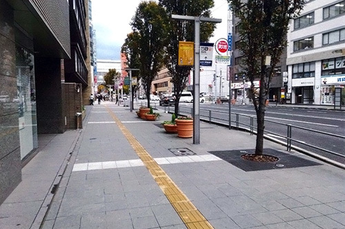 博多駅前線（はかた駅前通り）歩道舗装工事